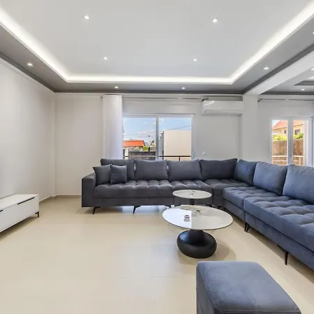 Charming Townhouse By Pikhost Villa *