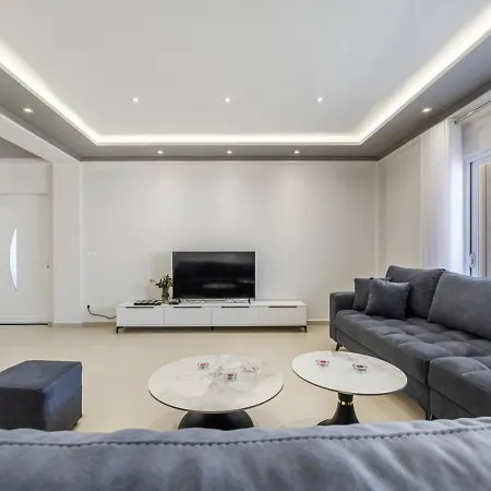 Villa Charming Townhouse By Pikhost