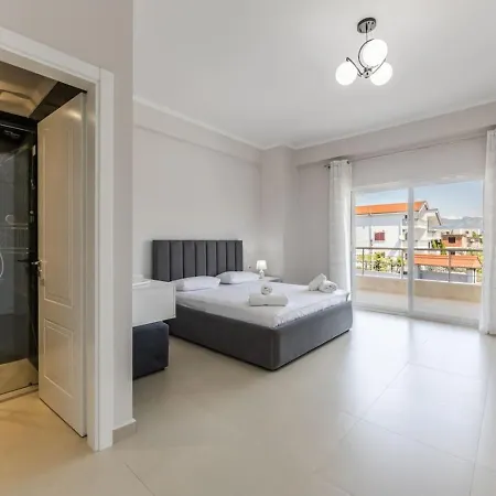 Charming Townhouse By Pikhost *