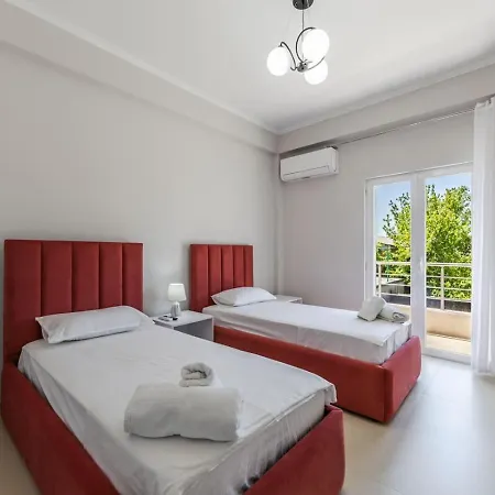 Charming Townhouse By Pikhost Villa