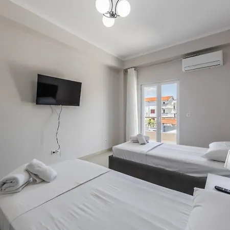 Charming Townhouse By Pikhost Villa *