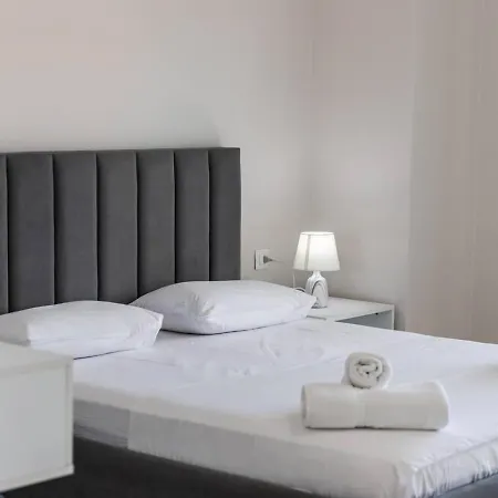 Charming Townhouse By Pikhost Villa Shkodër