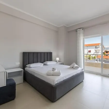Charming Townhouse By Pikhost Villa *