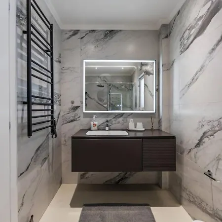 Villa Charming Townhouse By Pikhost *