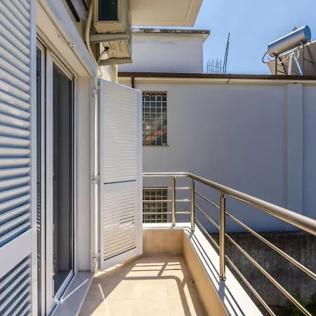 Villa Charming Townhouse By Pikhost *