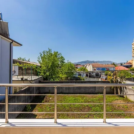Villa Charming Townhouse By Pikhost