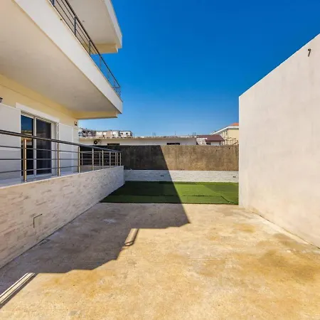 Villa Charming Townhouse By Pikhost