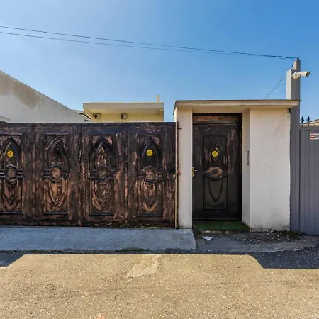 Villa Charming Townhouse By Pikhost Shkodër