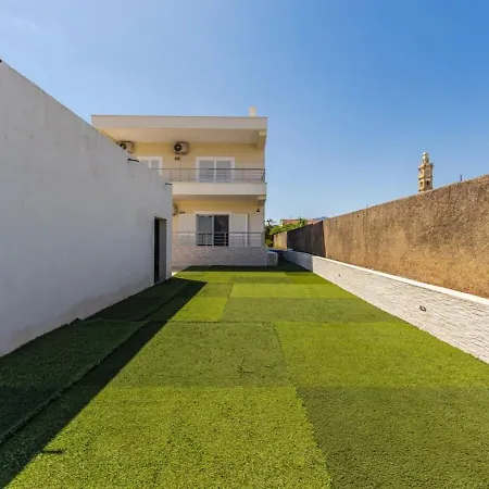 Charming Townhouse By Pikhost Villa