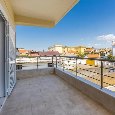 Charming Townhouse By Pikhost * Shkodër