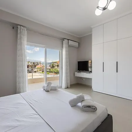 Charming Townhouse By Pikhost Villa *