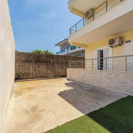 Charming Townhouse By Pikhost Villa Shkodra